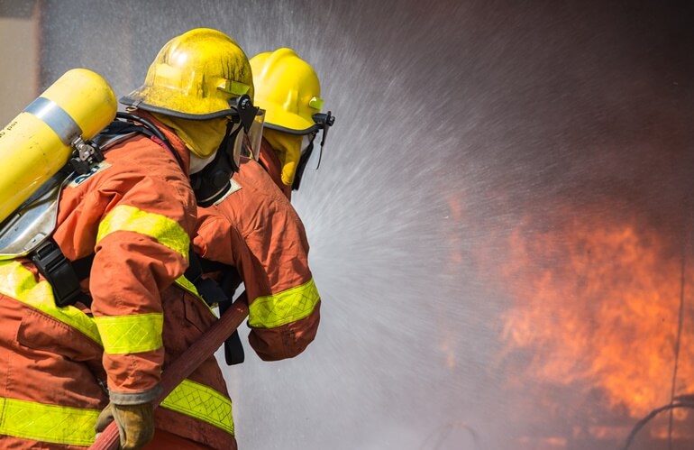 Conheça as características de um uniforme antichama e sua importância